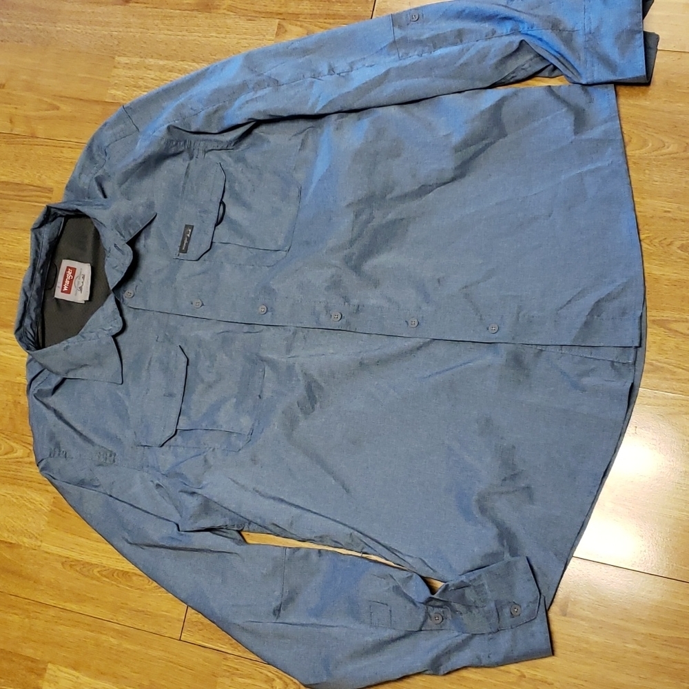 Wrangler Outdoor Series Vinted Long Sleeve Button Front Shirt Size Large